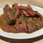 焼肉 はっち - 赤肉の切り落とし（青唐）