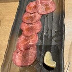 精肉卸問屋直営焼肉店 牛次郎 - 
