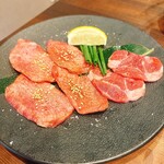 炭火焼肉 にく式 - 