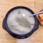 Leemoon Seolleongtang - 牛肉も沢山入っています