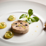 푸아그라 바로티네 야채 샐러드와 뮈스카 젤리를 곁들여
