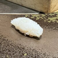 鮨 無垢/鮨 白銀 - 水蛸の握り
