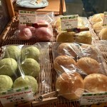 ヴィオニエ - 自家製パンの販売コーナーもあります！