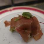 あもん ヨコ - 枝豆とレタスの生ハムのせ