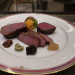 あもん ヨコ - 炉釜焼き塊肉ステーキ