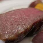 あもん ヨコ - 炉釜焼き塊肉ステーキ