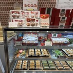 ミラノ ドルチェ トレ・スパーデ - ショーケース