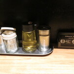 らーめん幸龍 - 卓上調味料