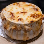 わいん食堂 Chez とし - 2025.9 白インゲン豆とペンネのアラビアータグラタン（1,850円）