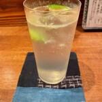 酒と肴 ててて - 薄貼りグラスだと味が断然に 大分産生かぼすサワー