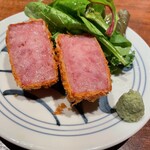 酒と肴 ててて - 固定メニューの厚切りハムカツ