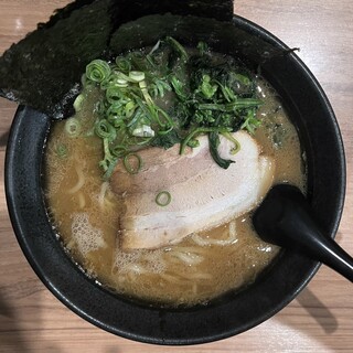 横浜家系ラーメン まる金 石川家_1