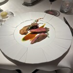 銀座 レカン - ブレス産仔鳩のロティ　ターメリック香る青リンゴのマルムラード　サリエット風味のジェ