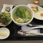 ミニフォー＋チキンカレー￥980（消費税８％込）