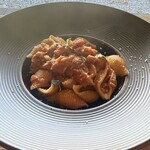 カフェレストラン 彦六又十郎 - コンキリエの魚介トマトソース