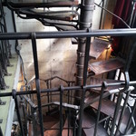 聖林館 - 凄い螺旋階段(2階から1階)