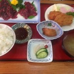 海鮮・話食処 しん - イワシくじらホホ肉とひれかつトカニクリームコロッケ￥９８０