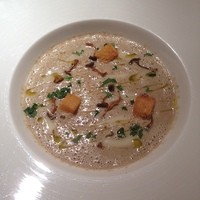 ラトリエ ドゥ ジョエル・ロブション - ランチのプリフィクスコース、ポルチーニetc茸のスープ