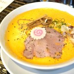 ヌードルズキッチン ガナーズ - ボンゴレロッソ　赤味はほんのりトマトかな？