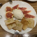 ジェンマ - ゴルゴンゾーラムースといちじく　800円