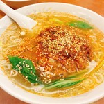 珍来 - 坦々麺  椎茸が沈んでいるのですが、それがいい味