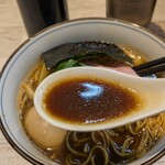中華そば 四つ葉 - スープ