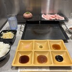 花より、ハンバーグ ザ・ヨコハマフロントタワー店 - 