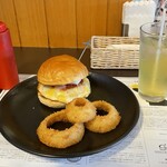 ダグズ・バーガー - ダグズ・プレミアム多良間牛ノーベジチーズバーガーLAVAのバリューセット