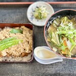 とんかつ&ちゃんぽん とんち - 料理写真:半ちゃんカツ重