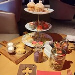 バー&ラウンジ ZATTA - アフタヌーンティ（アリスとハートの女王様のお茶会）6000円