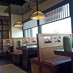 めん房本陣 - 店内