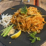 Asiatique 江戸川橋店 - パッタイ(タイ焼きそば)