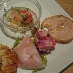 タヴェルネッタ・ダ・キタヤマ - 前菜盛り合わせ(大麦のトマトグラタン、ピエモンテ風ポテサラ、鰆カルピオーネ、モルタデッラ、生ハムペーストなど)