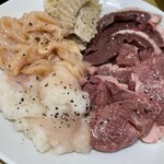 焼肉ホルモン 幻勝 - ホルモン５種盛り合わせ塩