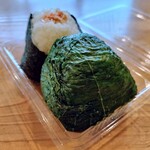 鳴子の米プロジェクト むすびや - 料理写真:青菜、鮭(各200円)