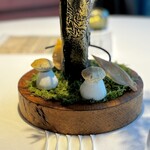 Restaurant Régis & Jacques Marcon à Saint-Bonnet-Le-Froid - 中に入っている、キノコのムースがやっぱり美味しい！