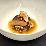 Restaurant Régis & Jacques Marcon - フォワグラと無花果、鉄板の組み合わせ。
      これも、素晴らしく美味しい♪