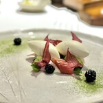 Restaurant Régis & Jacques Marcon - 美味しかったので、デザートは前日と同じものを（笑）
      コースの〆は、爽やかなデザートが好みなので、フランボワーズは完璧なのです。