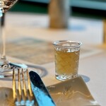 Restaurant Régis & Jacques Marcon à Saint-Bonnet-Le-Froid - オープニングは、昨晩と一緒♪
                                なんとなく、この日の方が心に余裕がある（笑）