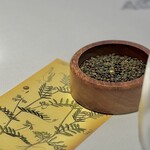 Restaurant Régis & Jacques Marcon - レンズ豆。
      ル・ピュイ・アンヴレまで行って、我が家も買ってきたので、家でいただくのが楽しみ〜(^^)