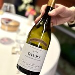 Restaurant Régis & Jacques Marcon - あんまりジヴリのワインを飲むことがないのですが、こちらは、ピノらしいエレガンスと厚みのある果実味が素晴らしい！
      ２日目なので、ソムリエさん個人のオススメワインなども教えてもらって、楽しかった(^^)