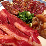 炭火焼肉 ぶち - ロース、ハラミ、ミノ