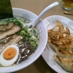 九州ラーメン丸屋 多次郎商店 - ランパスセットのとんこつらーめんと餃子（５００円）