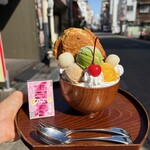 甘味処 雪屋 Conco - たい焼きパフェ（たい焼きは餡子）