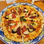 スタジョーネ - きのこピザ