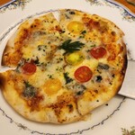 スタジョーネ - ゴルゴンゾーラピザ