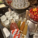 モーモーパラダイス - ウェルカムドリンクのトマトジュース