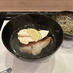 馬車道 大かわ - お椀　静岡県御前崎金目鯛　焼き松茸