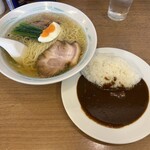 インディアン - 支那そばと半カレー