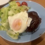 敷島 - 持って帰ってきた敷島ミート購入の、牛100ハンバーグ。